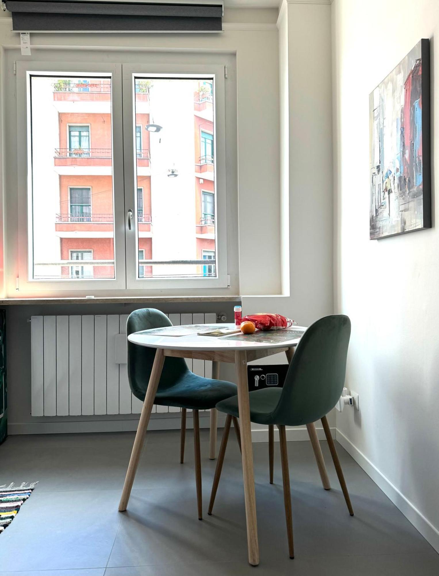 Rainbow Studio Flat- Monolocale Luminoso Milan Luaran gambar