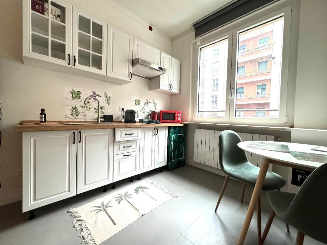 Rainbow Studio Flat- Monolocale Luminoso Milan Luaran gambar