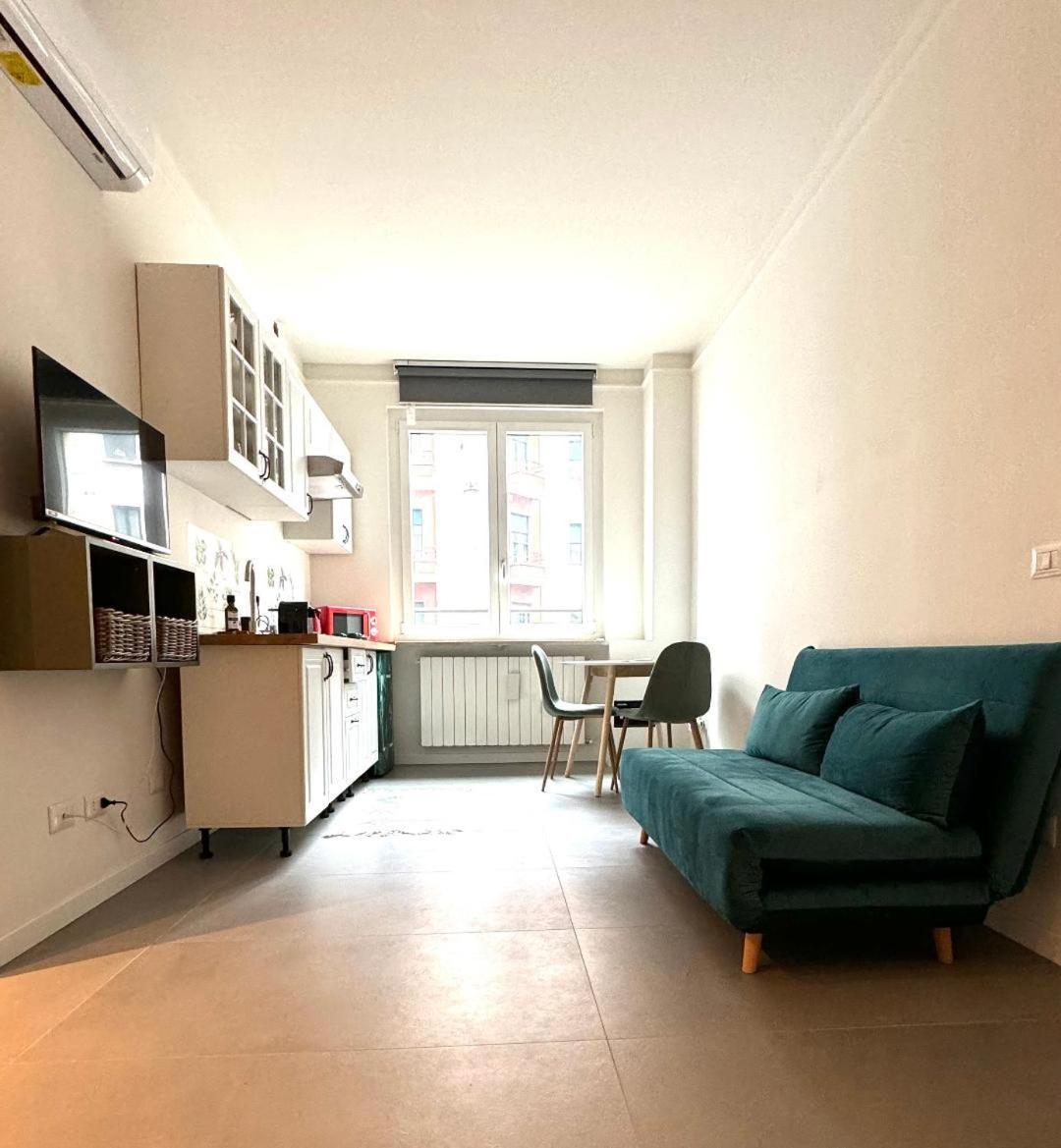 Rainbow Studio Flat- Monolocale Luminoso Milan Luaran gambar